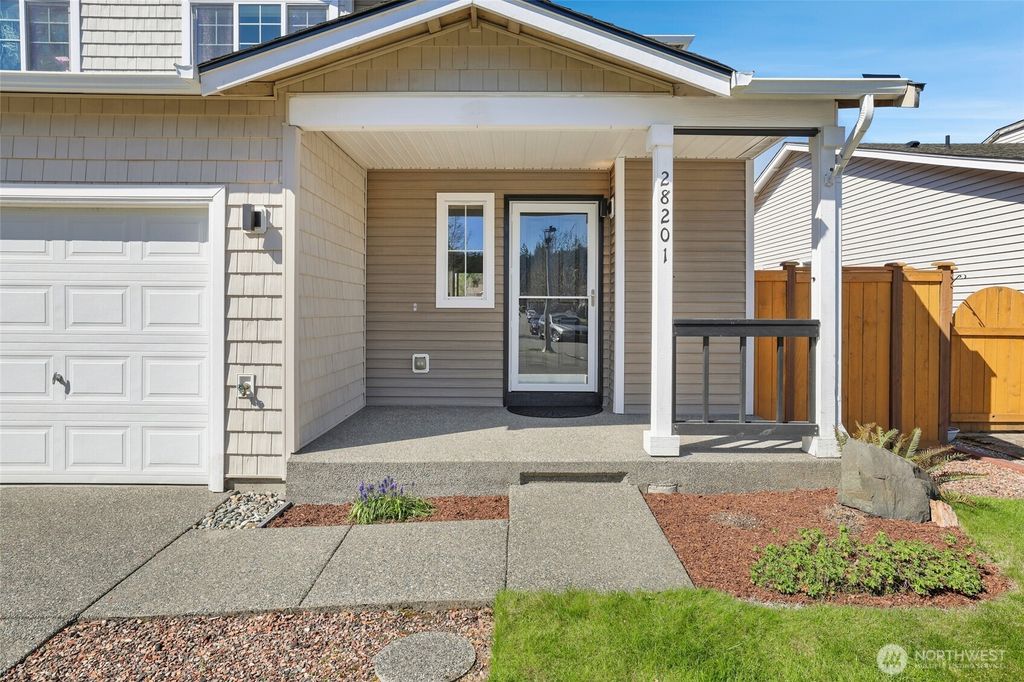 Photo of 28201 238th Avenue SE, Maple Valley, WA 98038 (MLS # 2503748)