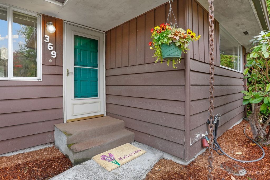 Photo of 369 NE 163rd Street, Shoreline, WA 98155 (MLS # 2038383)