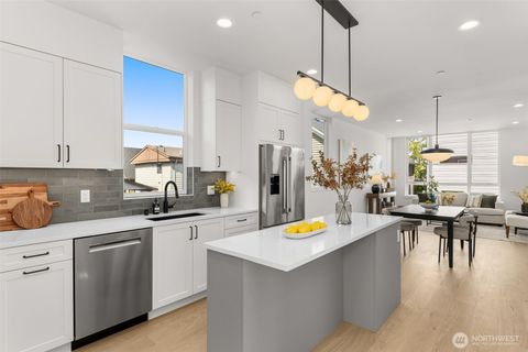 Photo of 1627 B 21st Avenue, Seattle, WA 98122 (MLS # 2425657)