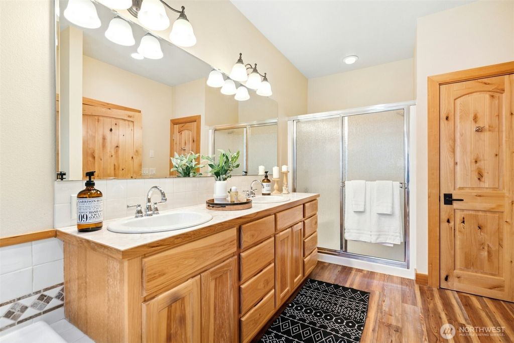 listing image 9363681725561514464