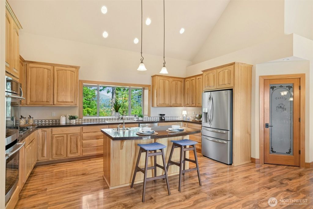 listing image 9366159699513397527