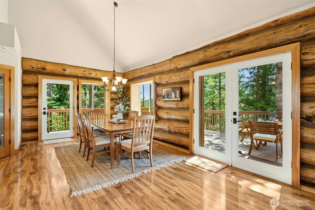 listing image 9362384339337597184
