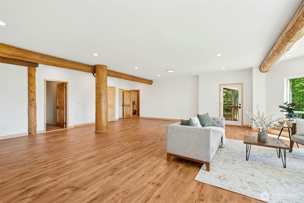 listing image 9361580992684836435