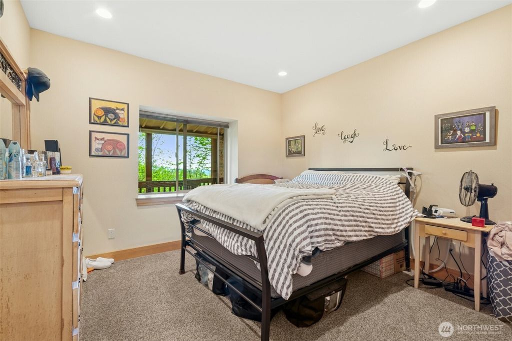 listing image 9361044628438465407