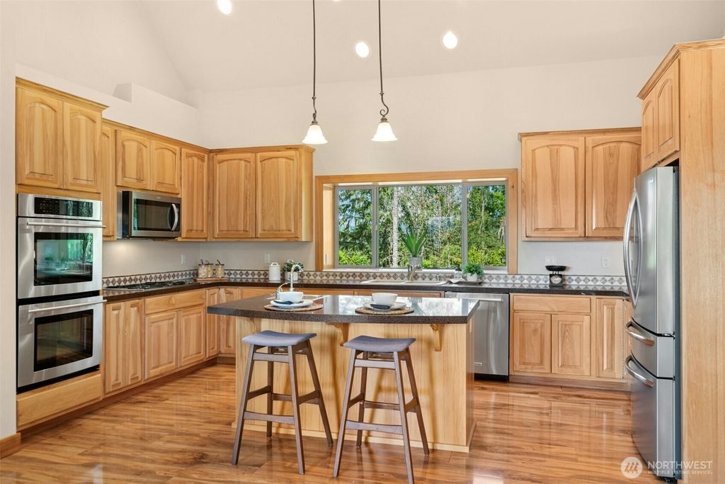 listing image 9360558402943849072