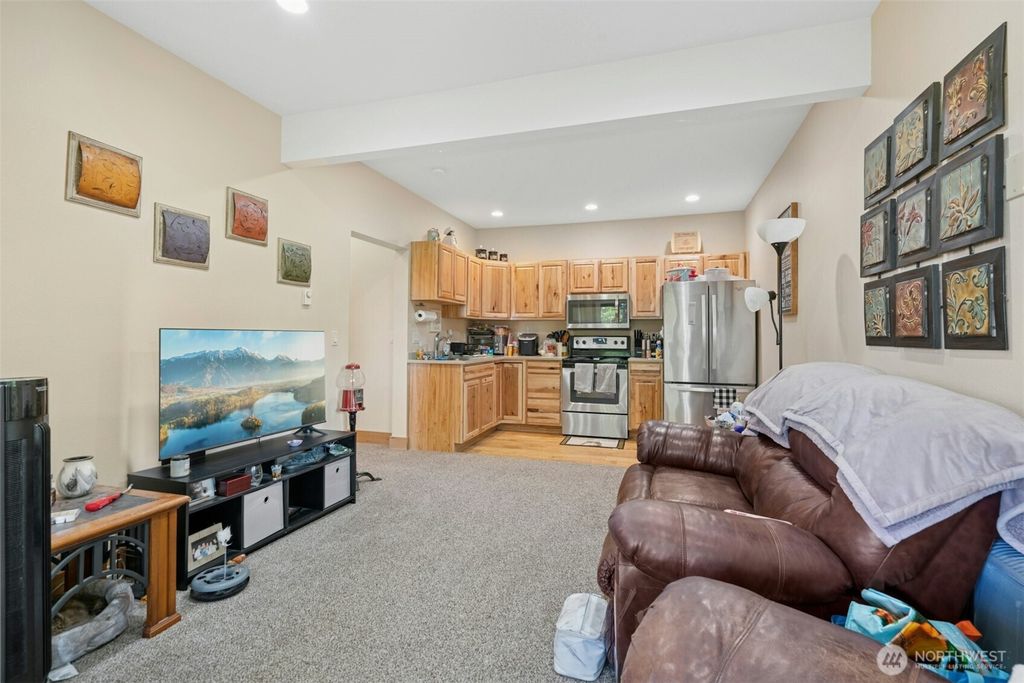 listing image 9366344131122693950