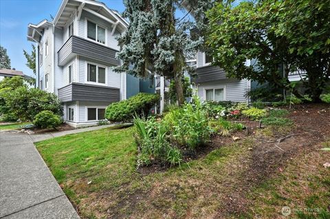 Photo of 915 N 163rd Street #C17, Shoreline, WA 98133 (MLS # 2492635)