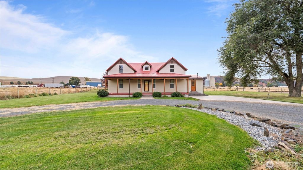 Photo of 109 Cold Spring Lane, Dayton, WA 99328 (MLS # 2448842)