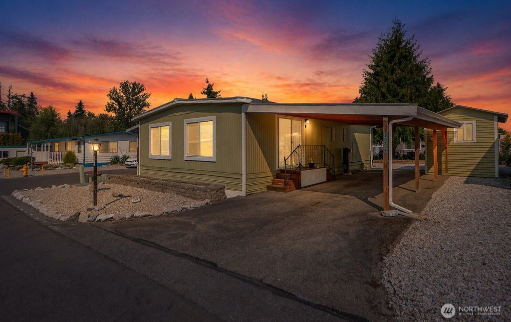 Photo of 1200 Lincoln Street #424, Bellingham, WA 98229 (MLS # 2512302)