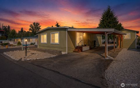 Photo of 1200 Lincoln Street #424, Bellingham, WA 98229 (MLS # 2512302)