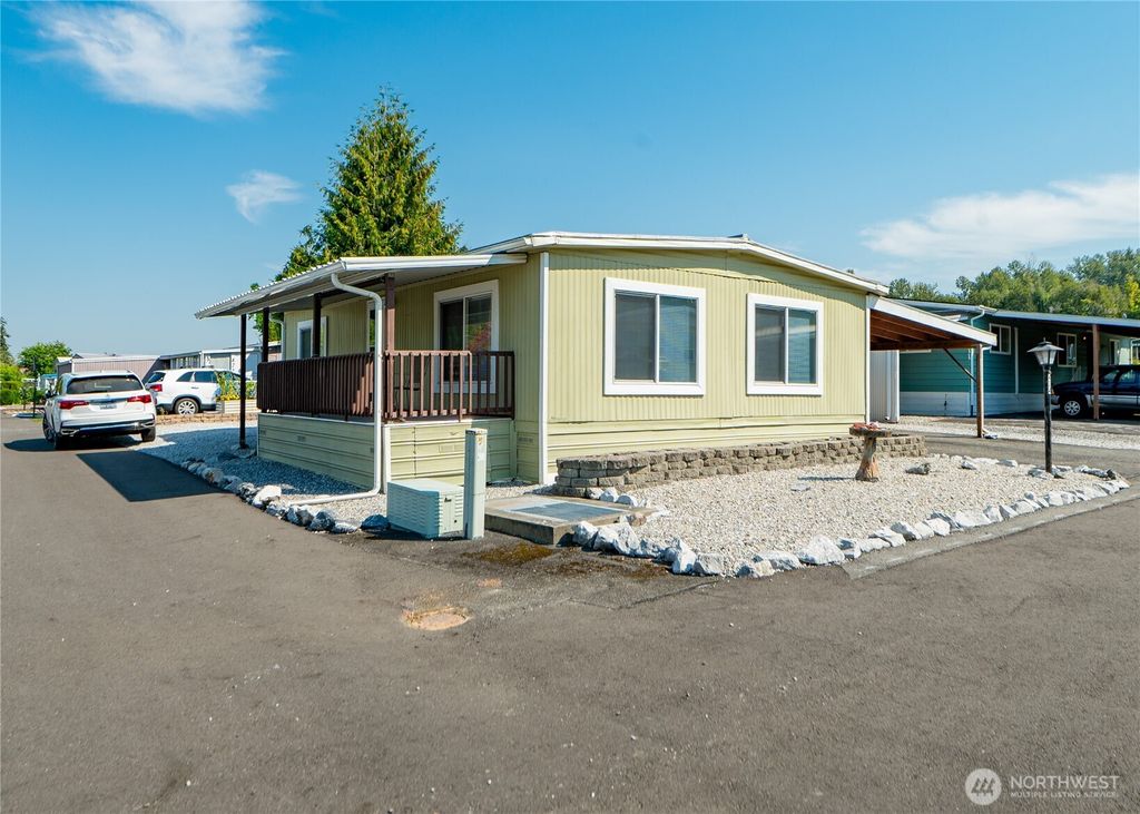 Photo of 1200 Lincoln Street #424, Bellingham, WA 98229 (MLS # 2512302)