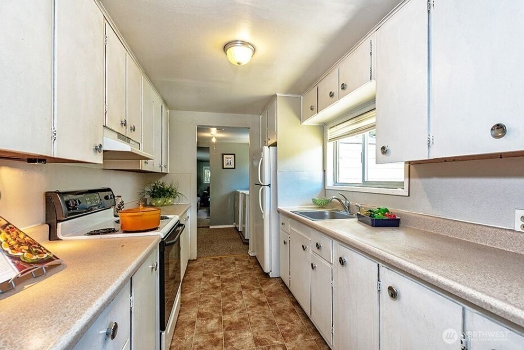 Photo of 22910 Edmonds Way, Edmonds, WA 98020 (MLS # 2500828)