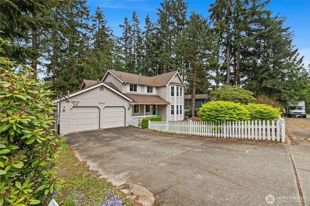 Photo of 10833 32nd Drive SE, Everett, WA 98208 (MLS # 2501981)