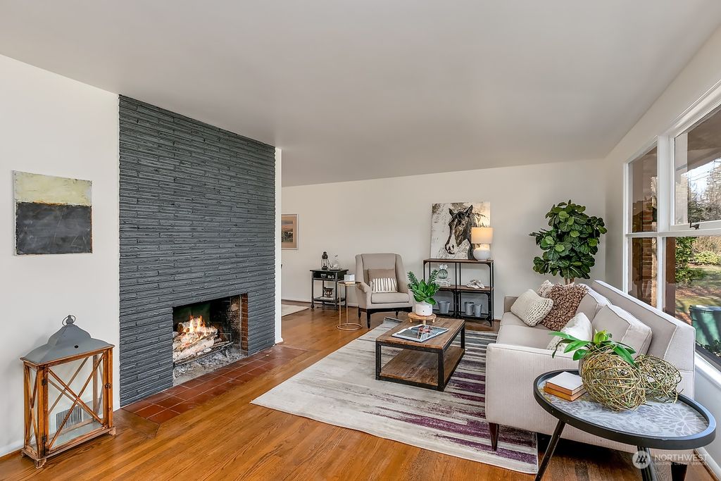 Photo of 7721 39th Avenue NE, Seattle, WA 98115 (MLS # 2037101)