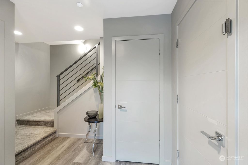 Photo of 14520 Jefferson Way #B1, Lynnwood, WA 98087 (MLS # 2057129)