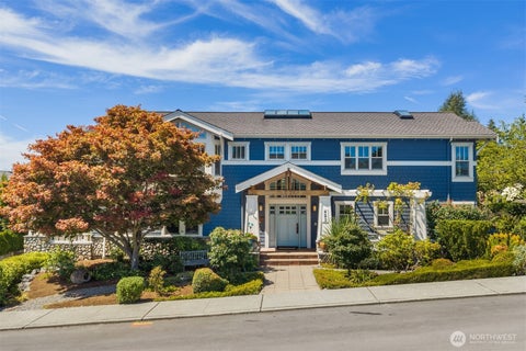 Photo of 421 2nd Street W, Kirkland, WA 98033 (MLS # 2589117)