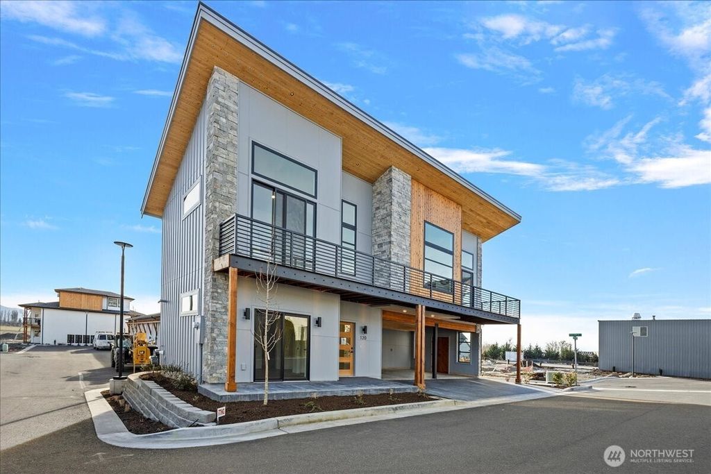 Photo of 120 Skipping Stone Loop, Lynden, WA 98264 (MLS # 2466521)