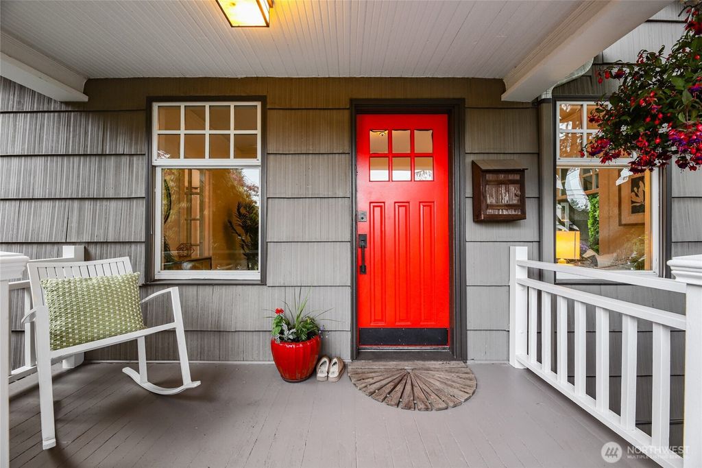 Photo of 3267 39th Avenue SW, Seattle, WA 98116 (MLS # 2375249)