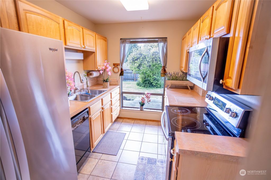 Photo of 3826 S 288th St St, Auburn, WA 98001 (MLS # 2230787)