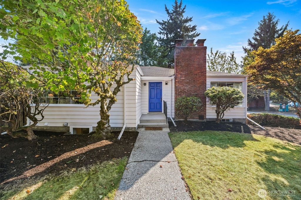 Photo of 1911 NE 107th Street, Seattle, WA 98125 (MLS # 2435238)