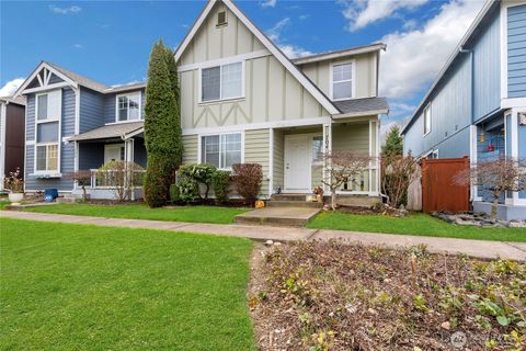 Photo of 704 29th Avenue SE, Puyallup, WA 98374 (MLS # 2499865)