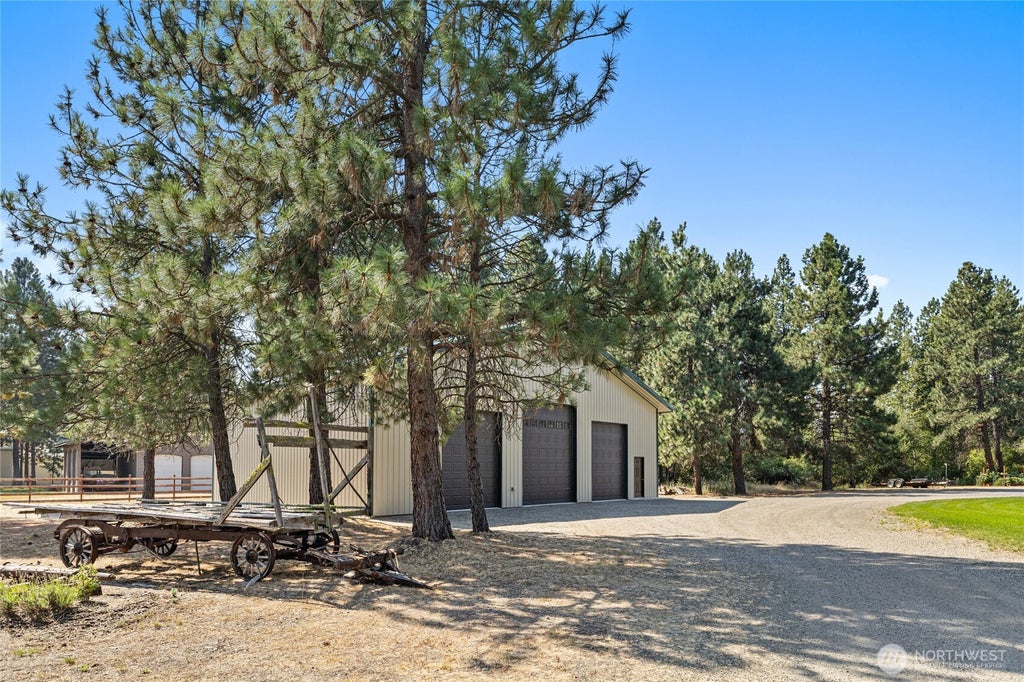 Photo of 1703 Airport Road, Cle Elum, WA 98922 (MLS # 2575868)