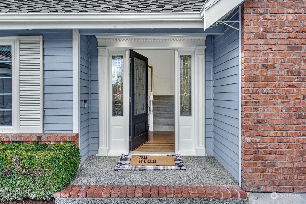 Photo of 16893 SE 47th Way, Bellevue, WA 98006 (MLS # 2050601)