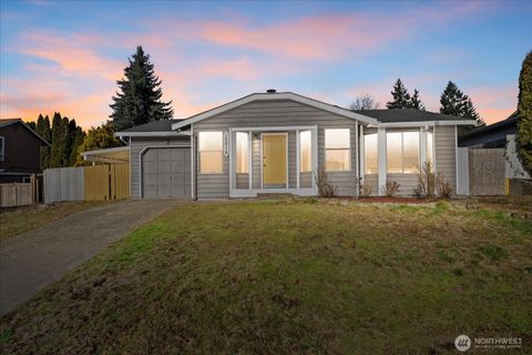 Photo of 12016 SE 222nd Place, Kent, WA 98031 (MLS # 2469752)