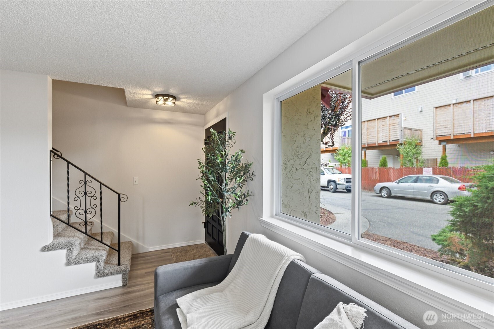 328 9th Avenue SE D5