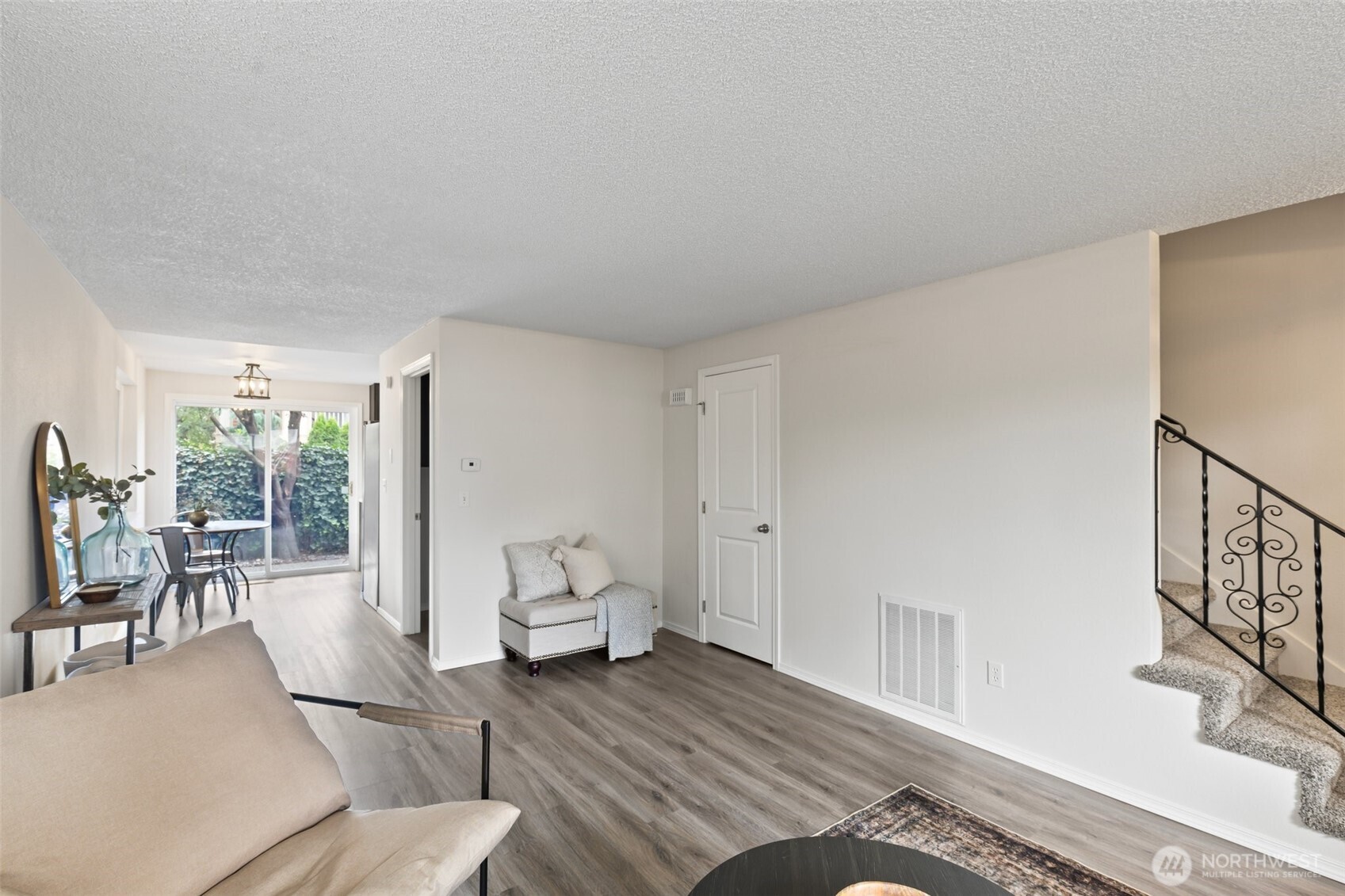 328 9th Avenue SE D5