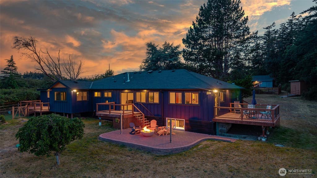 Photo of 1526 Scenic Heights Road, Oak Harbor, WA 98277 (MLS # 2571391)