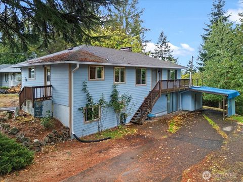 Photo of 103 Lowrane Dr Dr, Kelso, WA 98626 (MLS # 2441029) Photo of 103 Lowrane Dr Dr, Kelso, WA 98626 (MLS # 2441029)