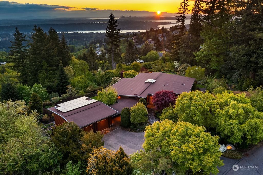 Photo of 5215 146th Avenue SE, Bellevue, WA 98006 (MLS # 2330174)