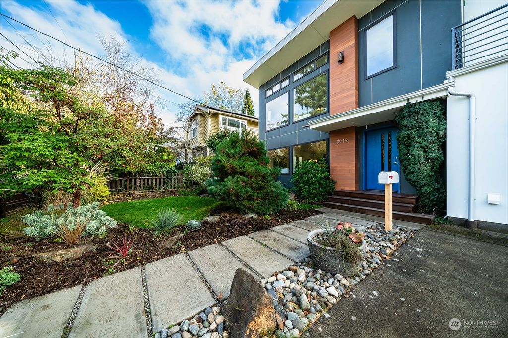 Photo of 3919 SW Monroe Street, Seattle, WA 98136 (MLS # 2188760)