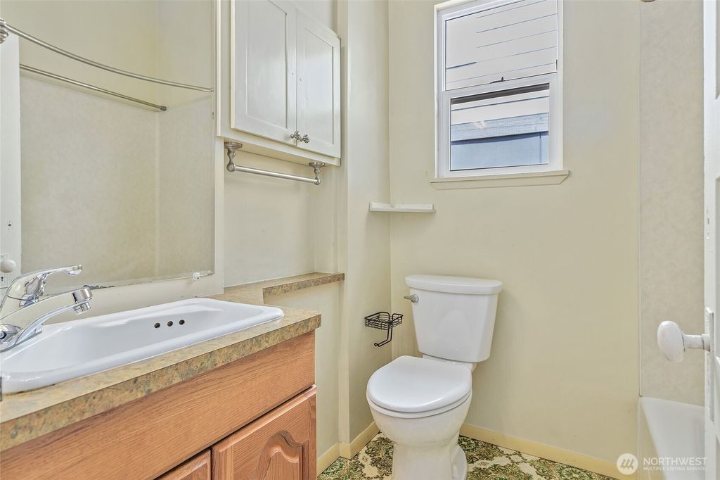 listing image 9369465233279742463