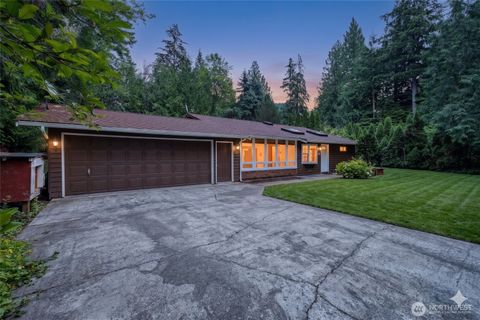 Photo of 592 Sprague Valley Drive, Maple Falls, WA 98266 (MLS # 2537243)