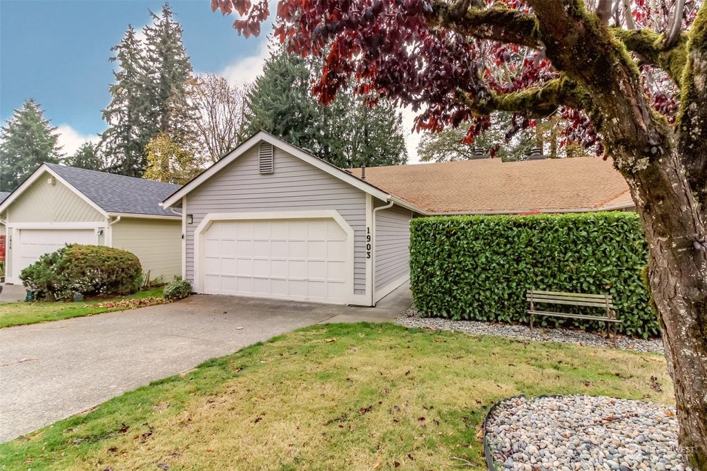 Photo of 1903 SW 307th Street #5A, Federal Way, WA 98023 (MLS # 2015229)