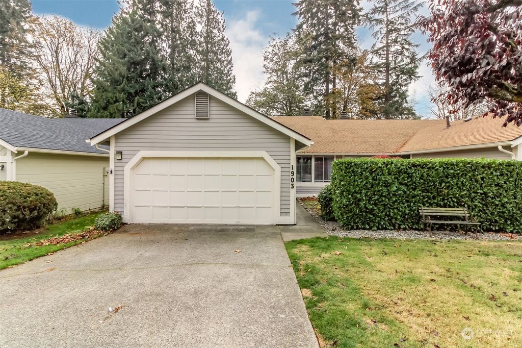 Photo of 1903 SW 307th Street #5A, Federal Way, WA 98023 (MLS # 2015229)