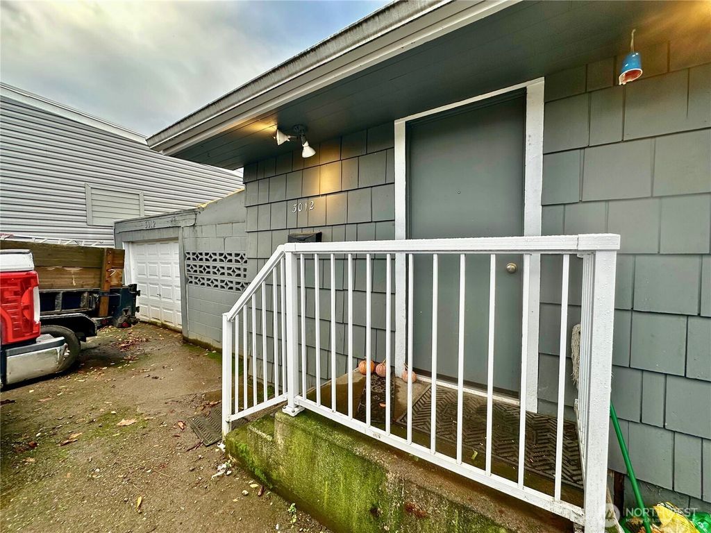 Photo of 3012 15th Street, Everett, WA 98201 (MLS # 2456831)
