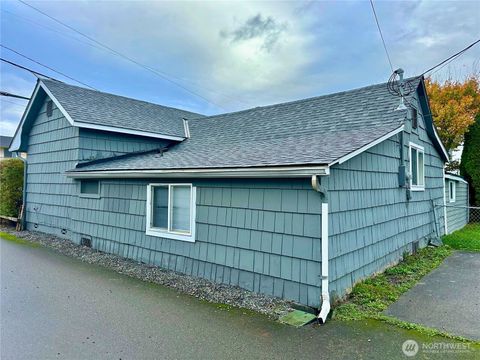 Photo of 3012 15th Street, Everett, WA 98201 (MLS # 2456831)
