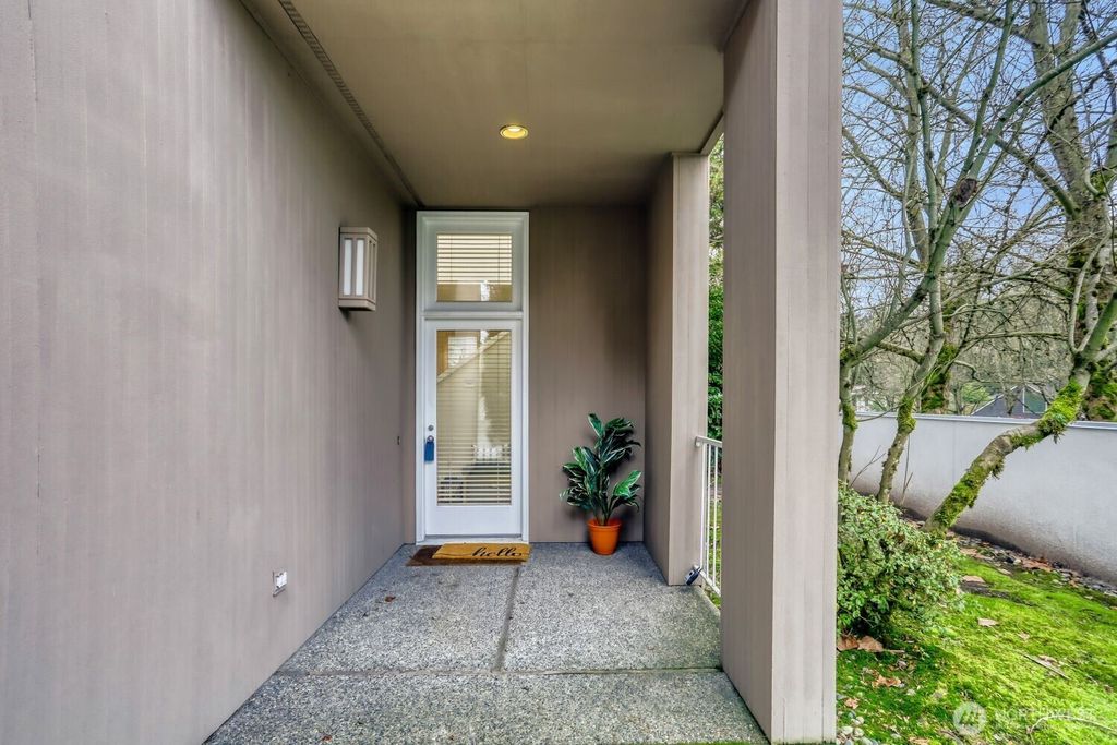 Photo of 608 Bellevue Way SE #F1, Bellevue, WA 98004 (MLS # 2467880)