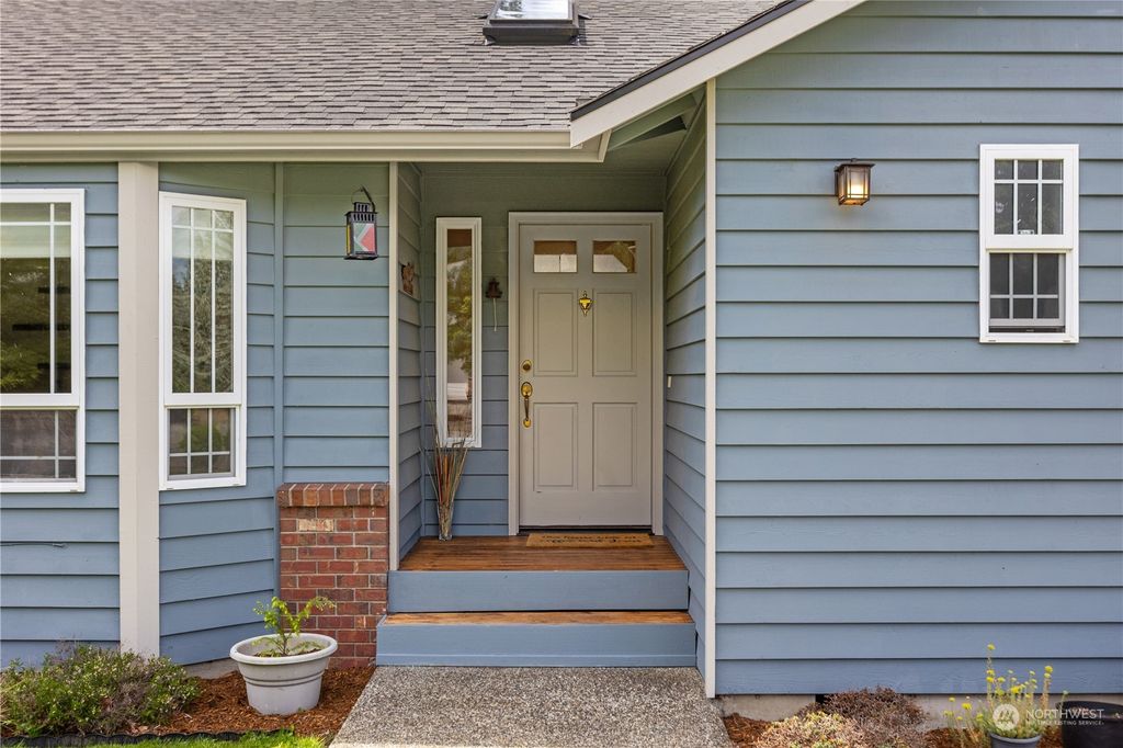 Photo of 8624 154th Place NW, Stanwood, WA 98292 (MLS # 2126888)