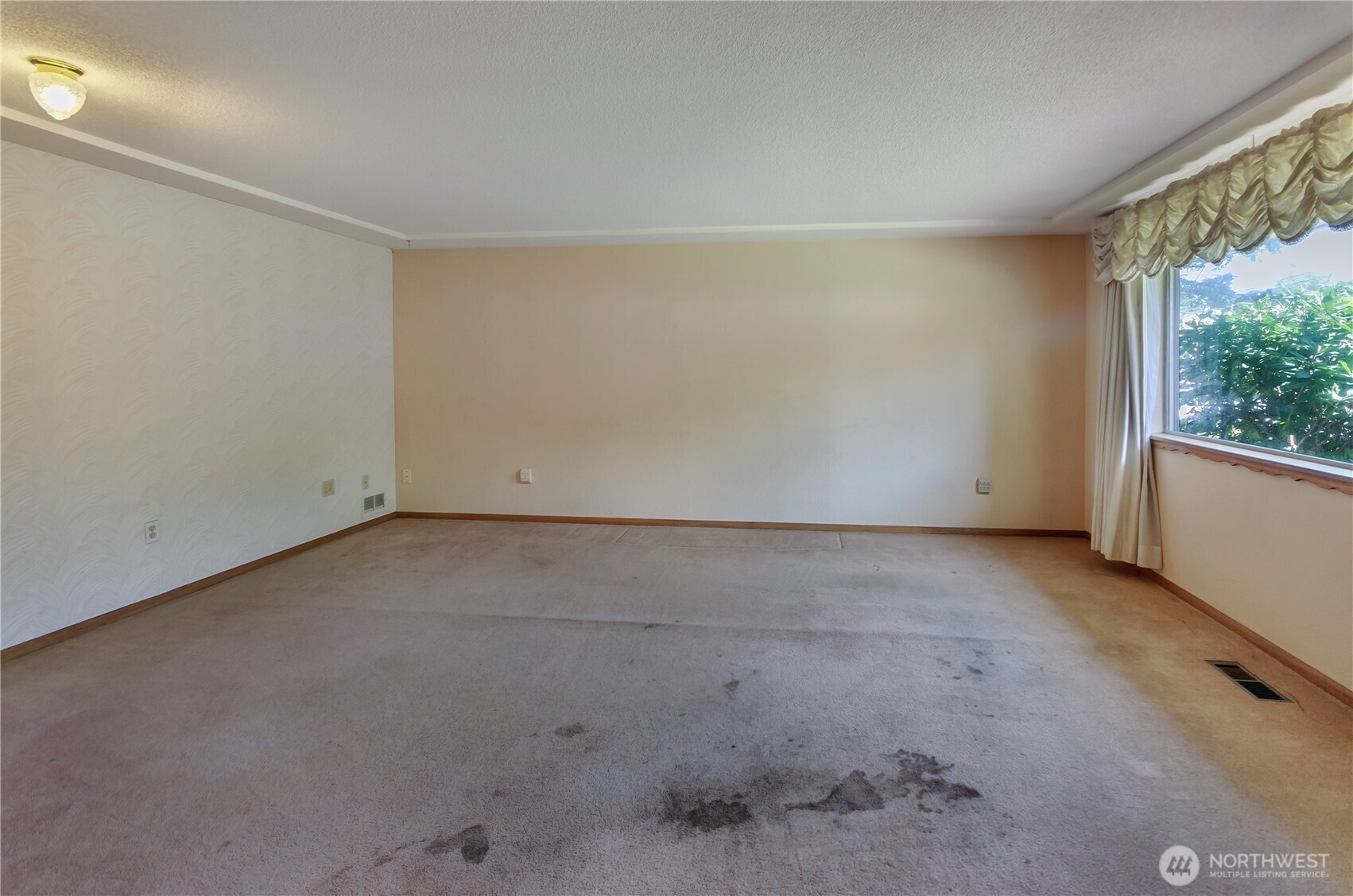 2734 Sunset Drive W