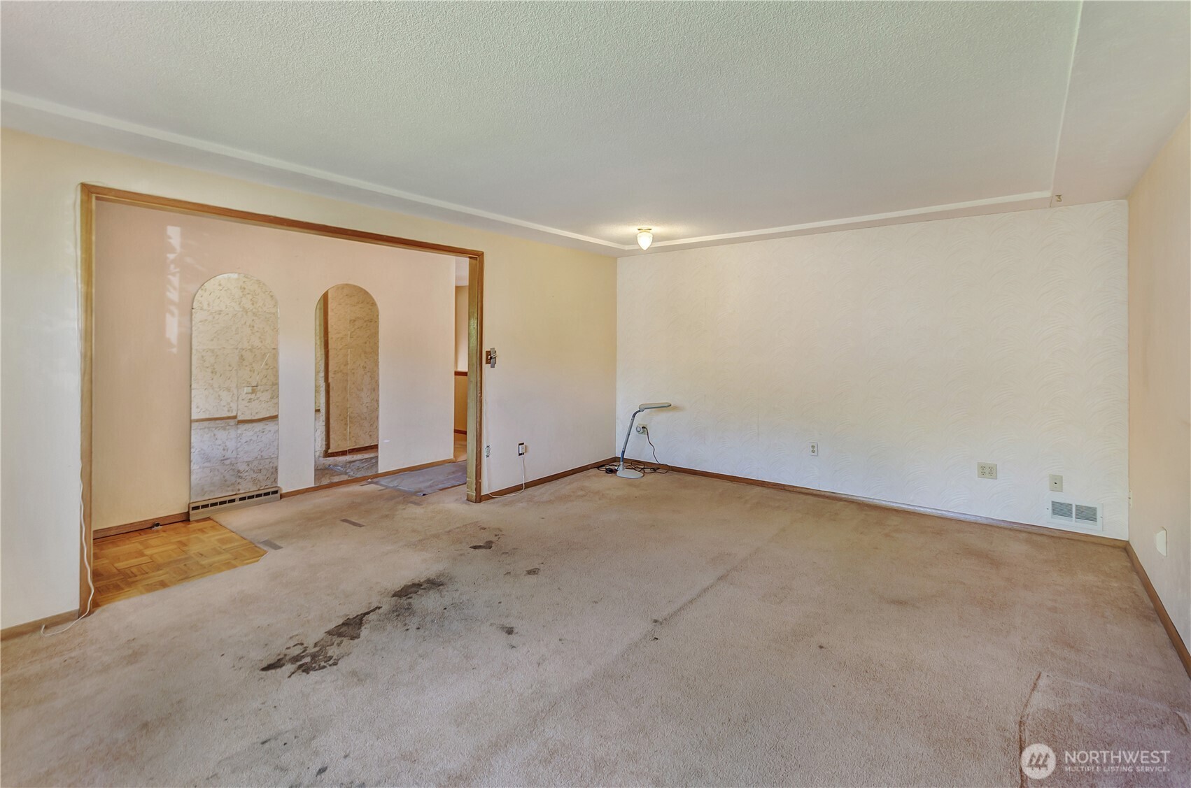 2734 Sunset Drive W