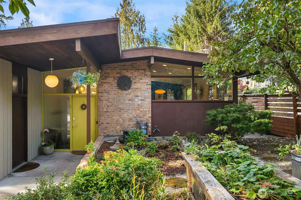 Photo of 10559 41st Place NE, Seattle, WA 98125 (MLS # 2447303)