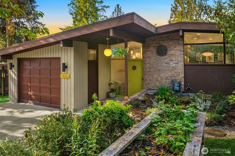 Photo of 10559 41st Place NE, Seattle, WA 98125 (MLS # 2447303)