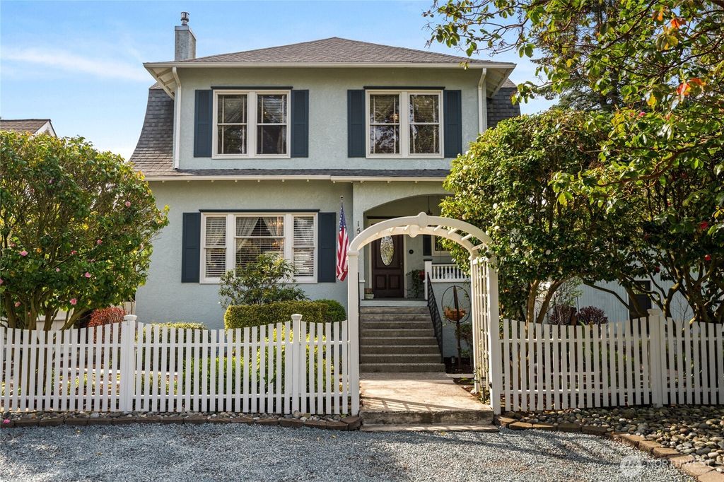 Photo of 1507 15th Street, Anacortes, WA 98221 (MLS # 2507051)