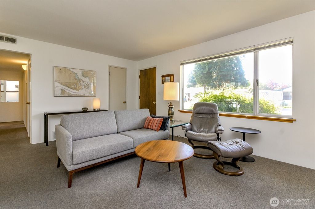 Photo of 648 SW 107th Avenue, Seattle, WA 98146 (MLS # 2516774)