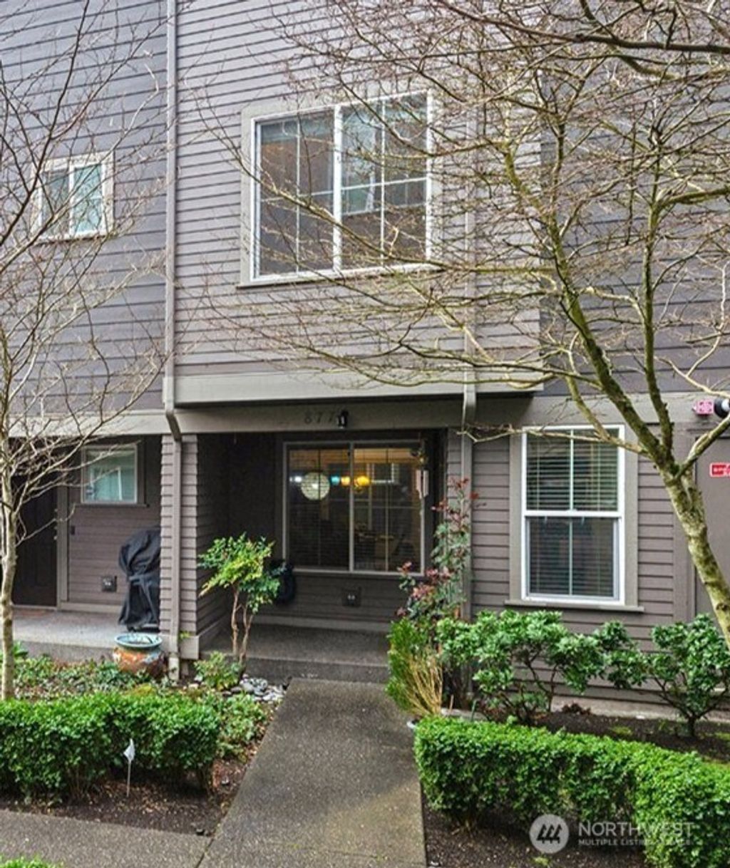 Photo of 877 5th Pl NE Pl, Issaquah, WA 98029 (MLS # 2490532)