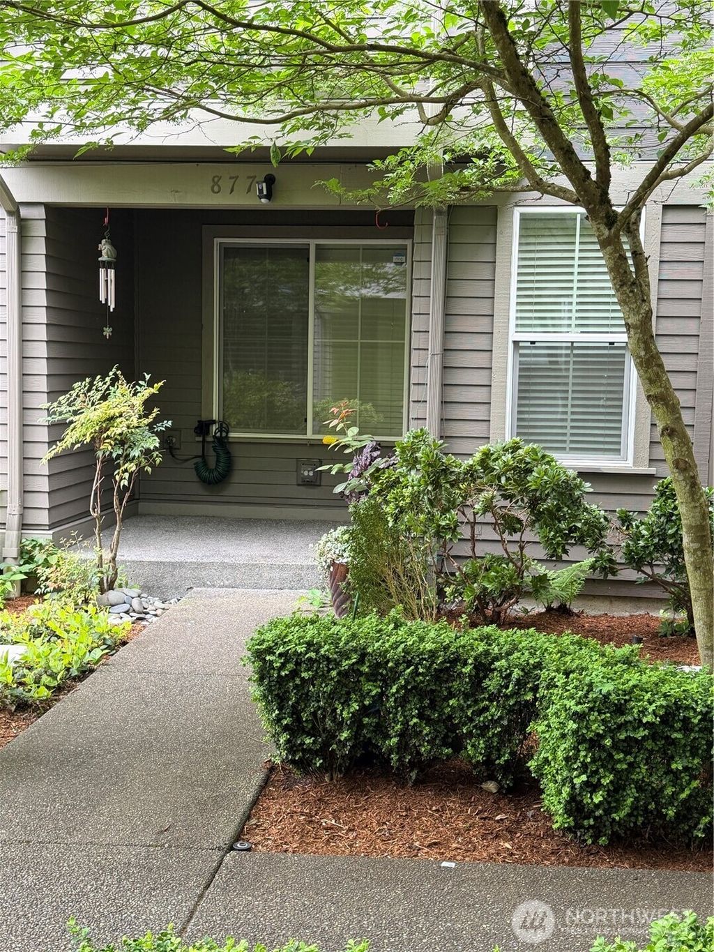 Photo of 877 5th Pl NE Pl, Issaquah, WA 98029 (MLS # 2490532)